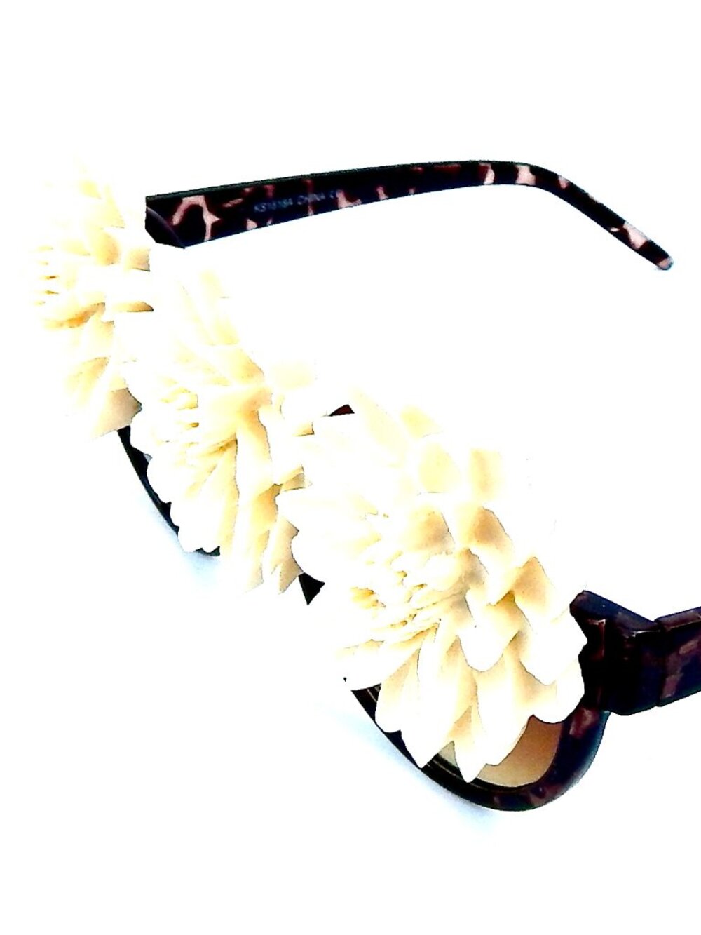 GASOLINE GLAMOUR PEEKABOO CREAM LILY POND GLASSES 🪷🪷🪷